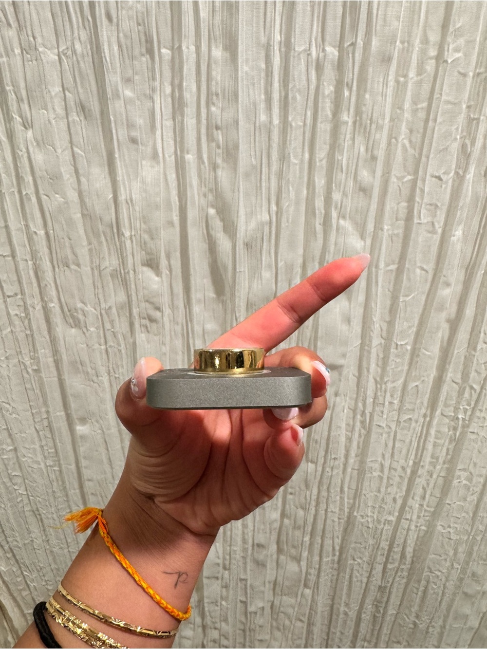 OURĀ RING 4: size 8 ; GOLD - Picture 3 of 3